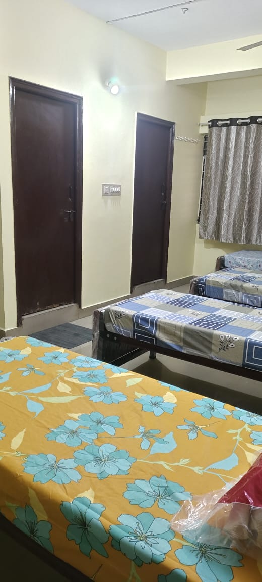 Gowtham Ladies PG New